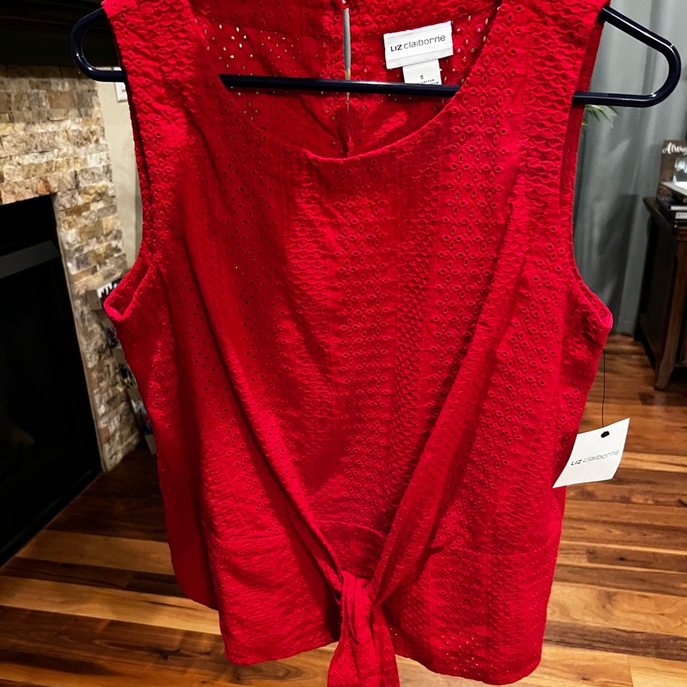 Beautiful red Liz Claiborne Sleeveless shirt. NWT Small